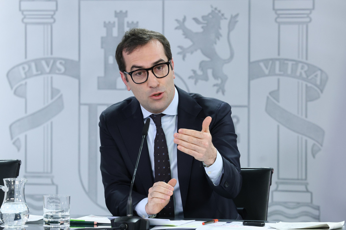 El ministro de Economía, Comercio y Empresa, Carlos Cuerpo, ofrece una rueda de prensa tras el primer Consejo de Ministros del año, a 7 de enero de 2026, en Madrid (España). El primer Consejo de Mi