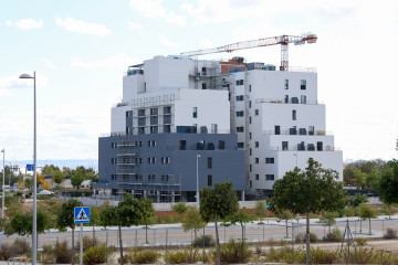 Archivo - Edificios en el barrio de Valdebebas.