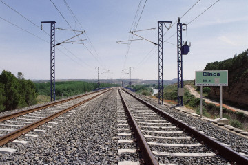Archivo - Línea de alta velocidad Madrid-Barcelona