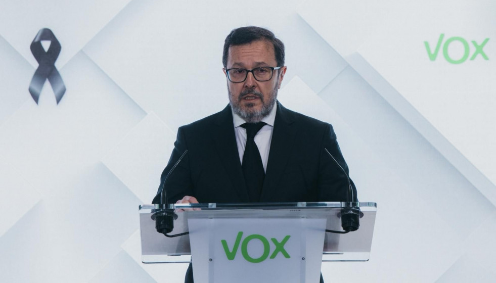 El portavoz nacional de Vox, José Antonio Fúster, en rueda de prensa tras el accidente ferroviario ocurrido en Córdoba