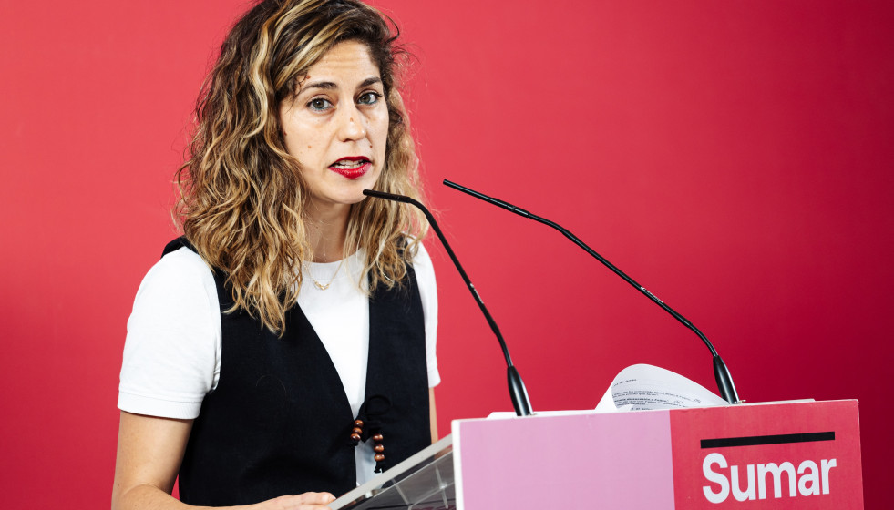 Archivo - La secretaria de Organización de Sumar, Lara Hernández, durante una rueda de prensa, en el Espacio Rastro, a 24 de junio de 2024, en Madrid (España).