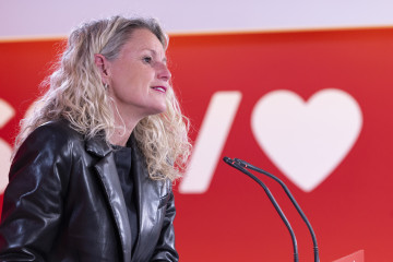 La portavoz del PSOE, Montse Mínguez, en una rueda de prensa en Ferraz tras la reunión de la Comisión Ejecutiva Federal.