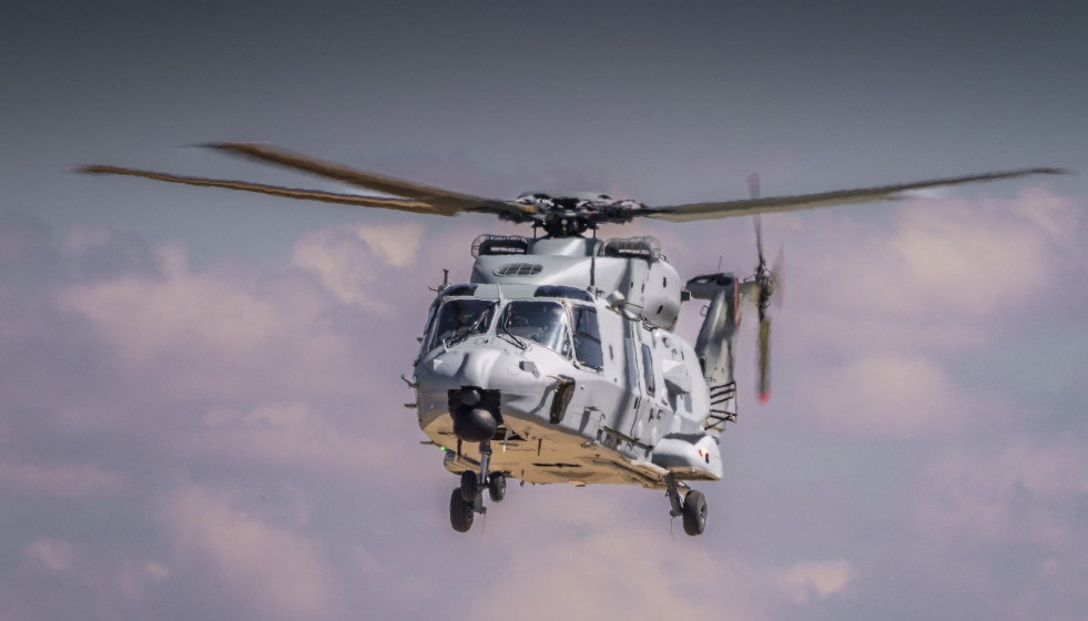 Archivo - Un helicóptero NH90 de Airbus Helicopters para la Armada.