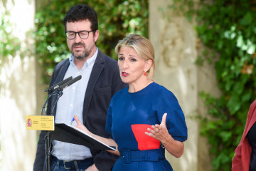 Archivo - El secretario de Estado de Trabajo, Joaquín Pérez Rey, y la vicepresidenta segunda del Gobierno y ministra de Trabajo y Economía Social, Yolanda Díaz.