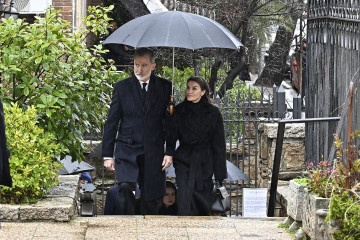 Sus Majestades los Reyes, Don Felipe de Borbón y Doña Letizia Ortiz, llegan a la catedral Ortodoxa Griega de San Andrés y San Demetrio para asistir al responso por  Su Alteza Real la Princesa Doña