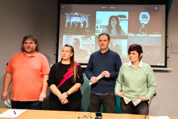 Unzalu Salterain (Etxalde), Haizea Arbide (Steilas), Mitxel Lakuntza (ELA) y Garbiñe Aranburu (LAB).