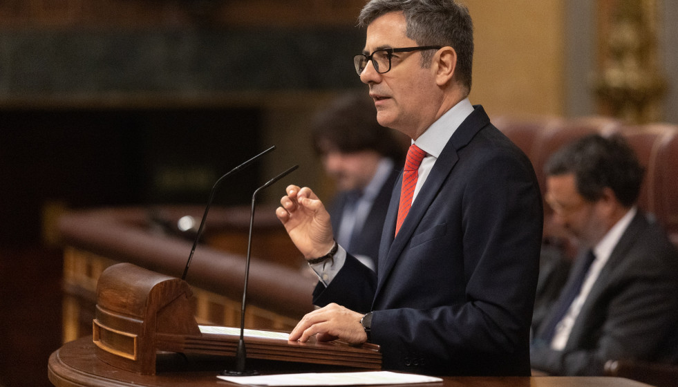 El ministro de la Presidencia, Félix Bolaños, durante una sesión plenaria extraordinaria en el Congreso de los Diputados, a 27 de enero de 2026, en Madrid (España)