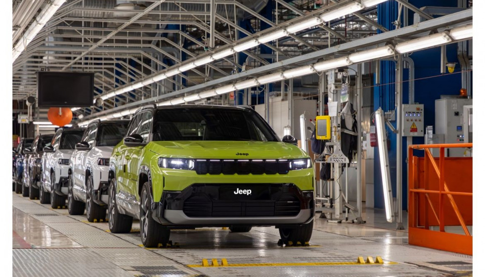 Archivo - Jeep produce la tercera generación del Compass en Melfi (Italia)