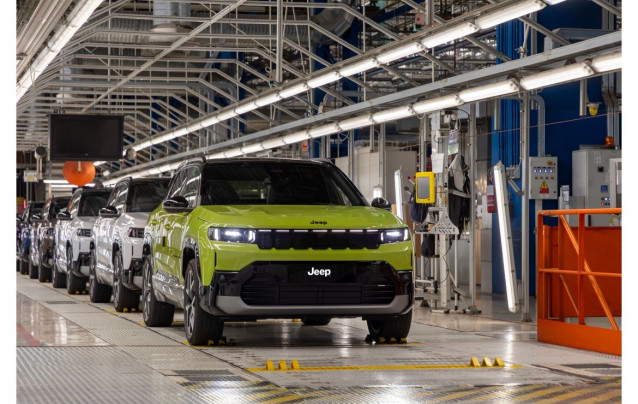 Archivo - Jeep produce la tercera generación del Compass en Melfi (Italia)