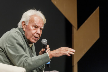 El expresidente del Gobierno Felipe González protagoniza el XVI Congreso EM+FI de la Fundación Caja Rural de Segovia, en el Teatro Juan Bravo.