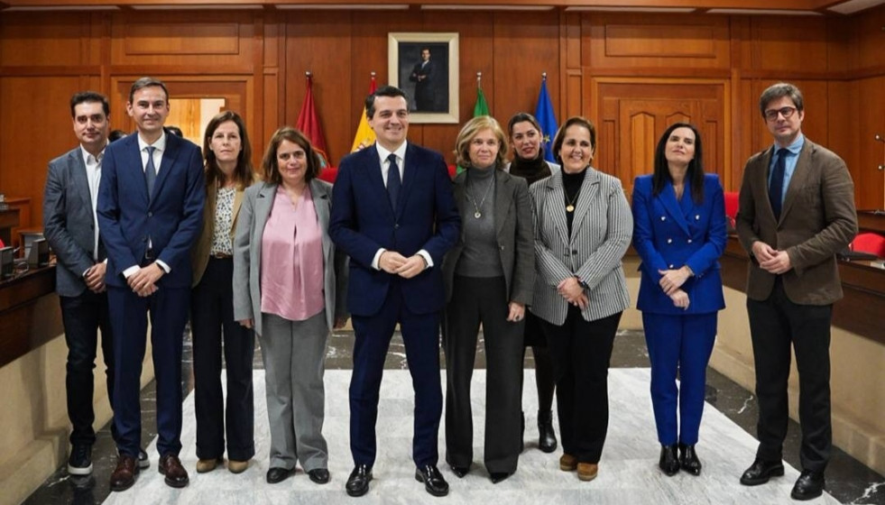 Encuentro institucional en el Ayuntamiento de Córdoba con Indra Group.