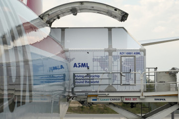 Archivo - Instalaciones de ASML