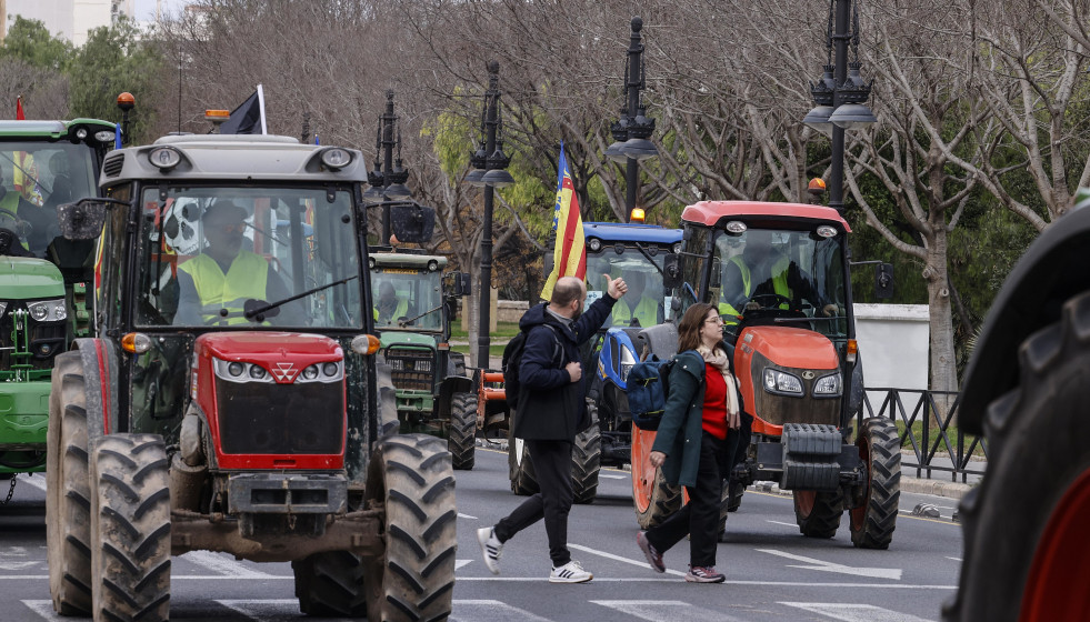 Tractorada en València contra las políticas agrarias de la UE