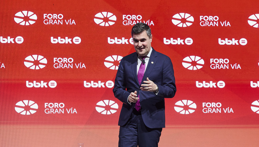 El consejero de Industria, Transición Energética y Sostenibilidad, Mikel Jauregi, interviene en el Foro Gran Vía