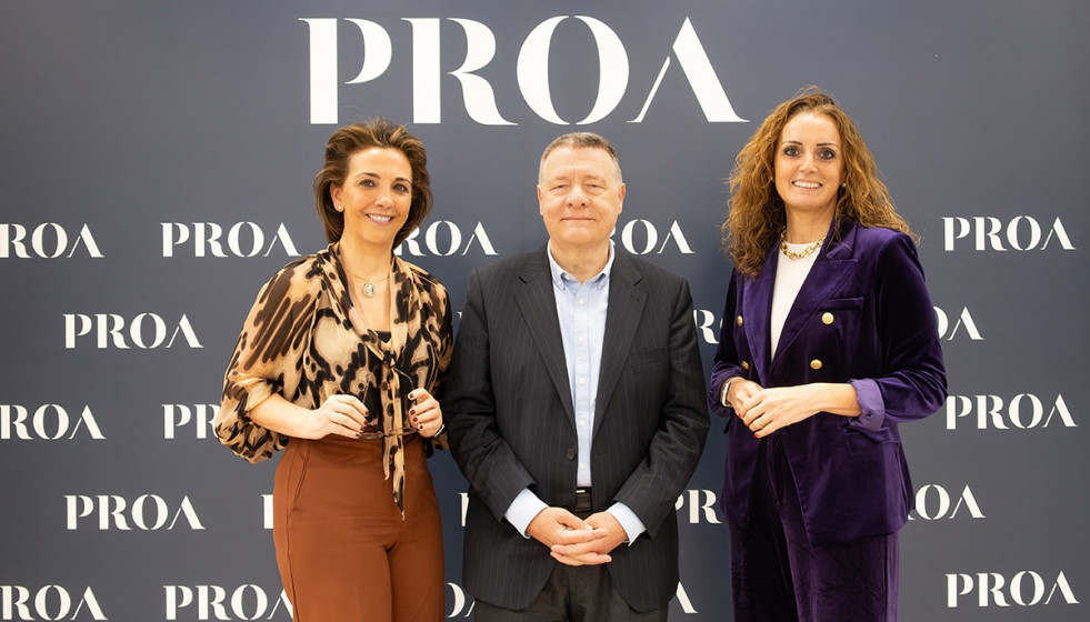 De izquierda a derecha: Lucía Casanueva, Jordi Sevilla y Valvanuz Serna Ruiz.