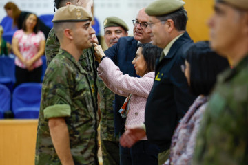 La ministra de Defensa, Margarita Robles, ha condecorado a la Brigada 'Canarias' XVI por su despliegue en el contingente 'Libre Hidalgo XLIII' el Líbano y su labor durante la 'Operación Dana 2024'