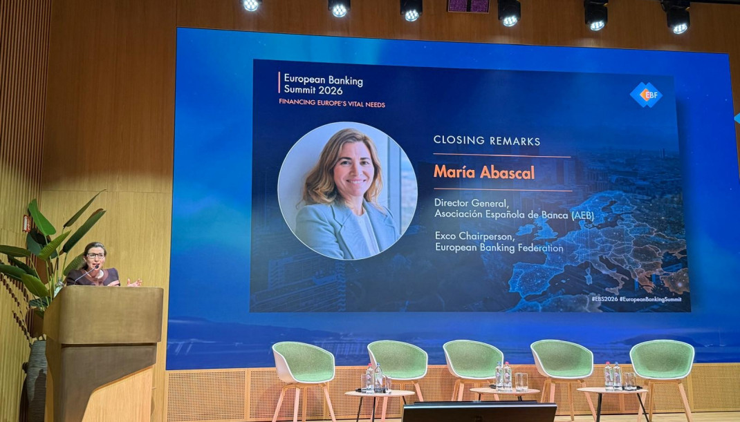 La directora general de la Asociación Española de Banca (AEB), María Abascal, en la clausura de la 'European Banking Summit', en Bruselas.