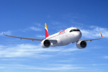 Archivo - Avión de Iberia volando. Imagen de Archivo.