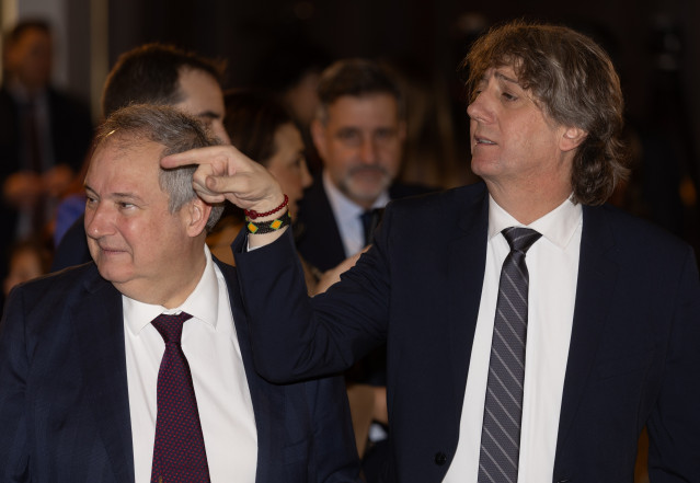 El ministro de Industria y Turismo, Jordi Hereu, y el secretario general del PSOE CyL y candidato a la Presidencia de la Junta de Castilla y León, Carlos Martínez Mínguez, organizado por Fórum Europa, a 29 de enero de 2026, en Madrid (España).