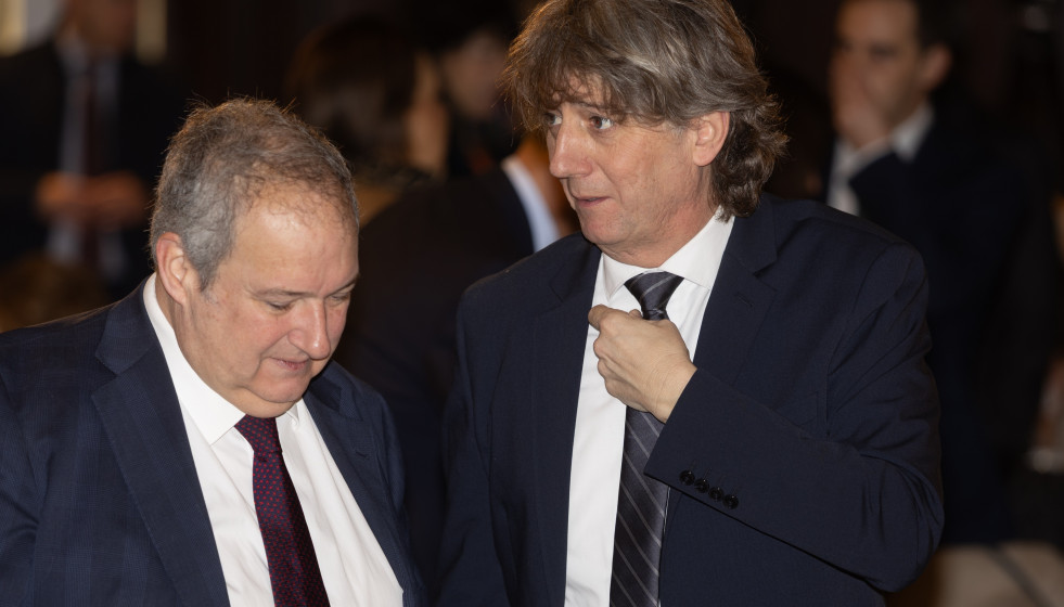 El ministro de Industria y Turismo, Jordi Hereu, y el secretario general del PSOE CyL y candidato a la Presidencia de la Junta de Castilla y León, Carlos Martínez Mínguez, organizado por Fórum Eur