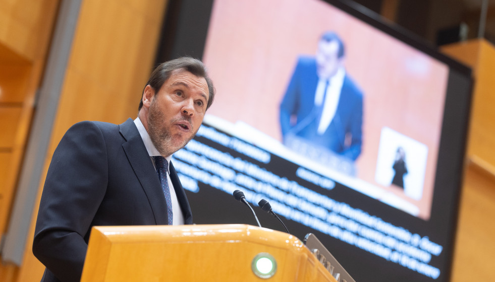 El  ministro de Transportes y Movilidad Sostenible, Óscar Puente, comparece para dar cuenta del caos ferroviario, en el Senado,  a 29 de enero de 2026, en Madrid (España). Puente ha comunicado las n