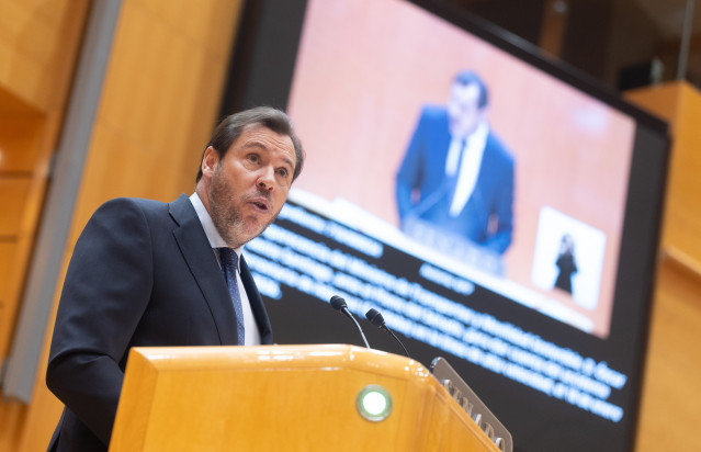 El  ministro de Transportes y Movilidad Sostenible, Óscar Puente, comparece para dar cuenta del caos ferroviario, en el Senado,  a 29 de enero de 2026, en Madrid (España). Puente ha comunicado las novedades sobre el accidente ferroviario de Adamuz (Córdob