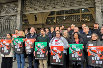 Entidades y plataformas de usuarios de Rodalies en la Estació de França de Barcelona, donde el 7 de febrero se llevará a cabo una protesta