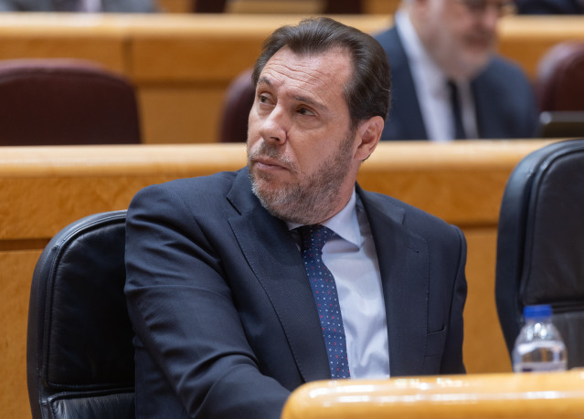 El  ministro de Transportes y Movilidad Sostenible, Óscar Puente, comparece para dar cuenta del caos ferroviario, en el Senado,  a 29 de enero de 2026, en Madrid (España).