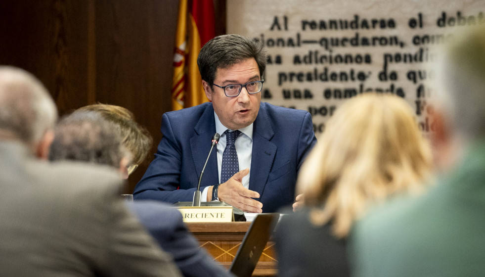 Archivo - El ministro para la Transformación Digital y de la Función Pública y expresidente de Paradores de Turismo de España, Óscar López, comparece en la Comisión sobre el ‘caso Koldo’, a