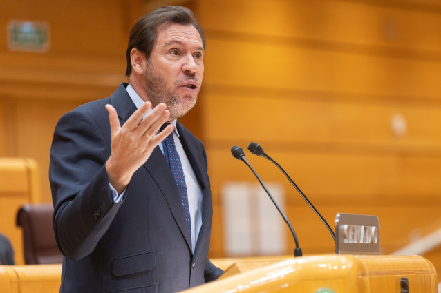 El ministro de Transportes y Movilidad Sostenible, Óscar Puente, comparece para dar cuenta del caos ferroviario, en el Senado,  a 29 de enero de 2026, en Madrid (España). Puente ha comunicado las novedades sobre el accidente ferroviario de Adamuz (Córdoba