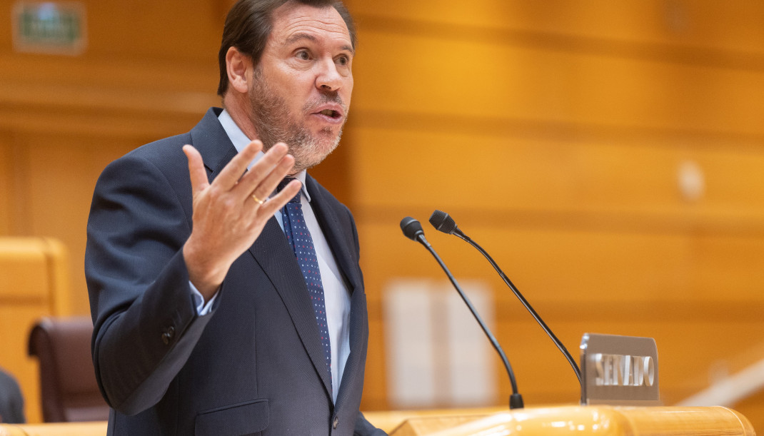 El ministro de Transportes y Movilidad Sostenible, Óscar Puente, comparece para dar cuenta de los accidentes ferroviarios este jueves en el Senado.