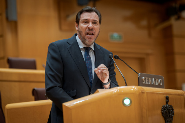 El ministro de Transportes y Movilidad Sostenible, Óscar Puente, comparece para dar cuenta del caos ferroviario.