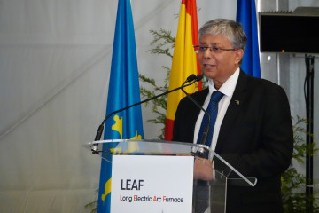 Archivo - El CEO de ArcelorMittal en Europa, Sanjay Samaddar, interviene durante el acto de inicio de la obra de construcción de la nueva Acería Eléctrica de Gijón, en ArcelorMittal, a 9 de mayo d