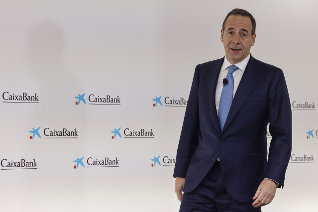 El consejero delegado de CaixaBank, Gonzalo Gortázar, presenta los resultados de la entidad correspondientes al ejercicio 2025.