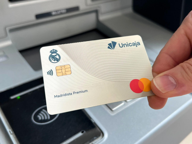 Unicaja y Real Madrid lanzan una nueva tarjeta que integra el carnet Madridista Premium y la tarjeta de débito.