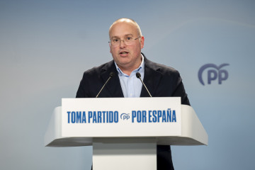 Archivo - El secretario general del PP, Miguel Tellado, ofrece declaraciones a la prensa en la sede del PP de Madrid.