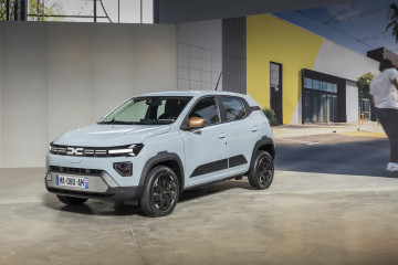 Archivo - Dacia ofrece el Spring con un nuevo color a partir de 2026