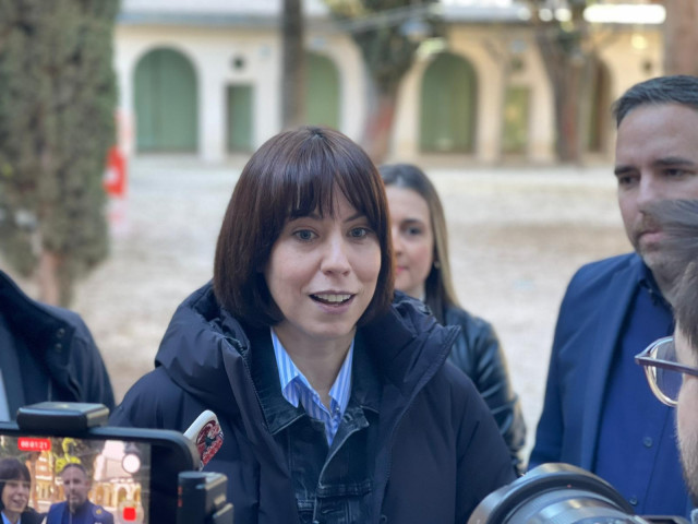 La ministra de Ciencia, Innovación y Universidades y secretaria general del PSPV-PSOE, Diana Morant, atiende a los medios.