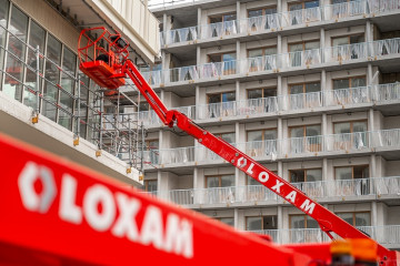 Trabajos en altura realizados por maquinaria de Loxam