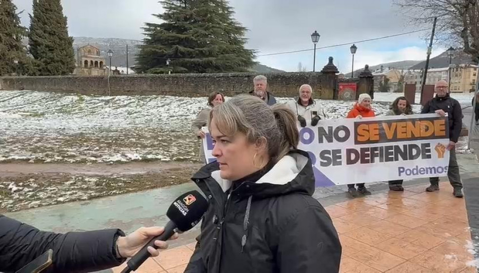La candidata de Podemos Alianza Verde, María Goikoetxea, este domingo en Jaca.