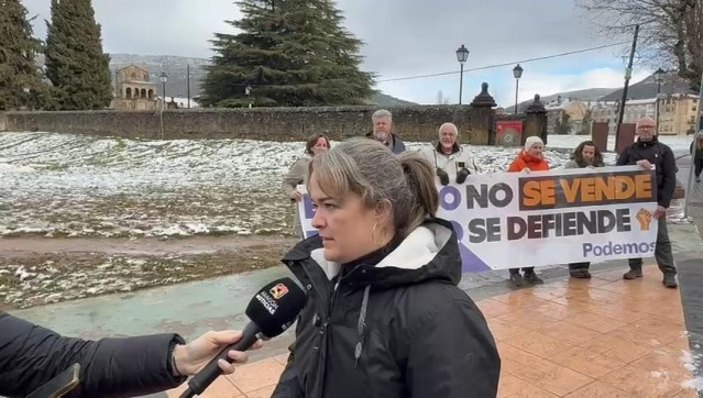 La candidata de Podemos Alianza Verde, María Goikoetxea, este domingo en Jaca.
