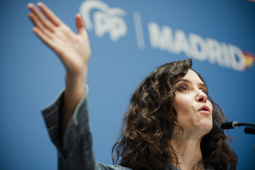 La presidenta de la Comunidad de Madrid y del Partido Popular de Madrid, Isabel Díaz Ayuso, durante la clausura de la segunda sesión de la II Intermunicipal del PP de Madrid, en el Hotel Euroforum P