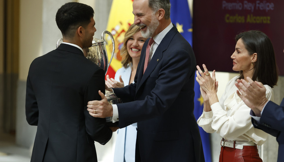 Archivo - Los Reyes y Carlos Alcaraz durante los Premios Nacionales de Deporte 2022