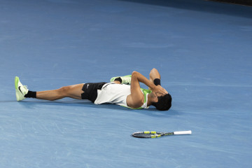 EuropaPress 7259315 melbourne feb 2026    carlos alcaraz celebrates after winning the mens