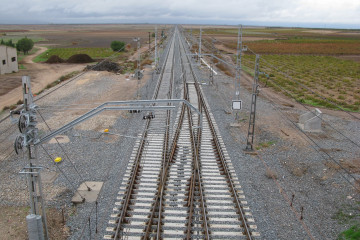 Archivo - Imagen de archivo de unas líneas de ferrocarril.