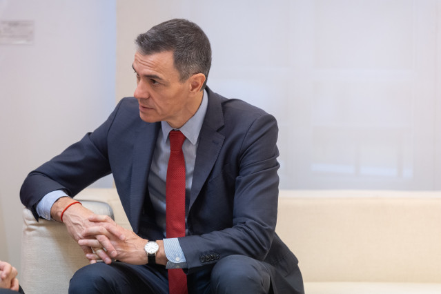 El presidente del Gobierno, Pedro Sánchez, recibe al presidente del Líbano, Joseph Aoun, en el Palacio de la Moncloa, a 2 de febrero de 2026, en Madrid (España).