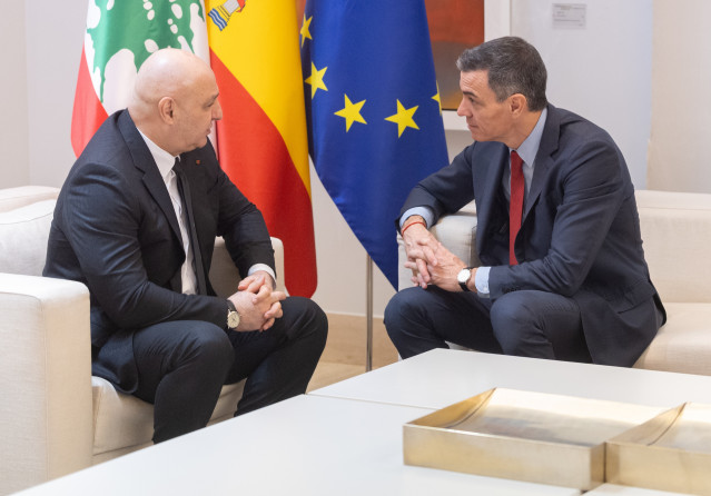 El presidente del Gobierno, Pedro Sánchez, recibe al presidente del Líbano, Joseph Aoun, en el Palacio de la Moncloa, a 2 de febrero de 2026
