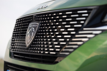 Archivo - Logotipo de Peugeot