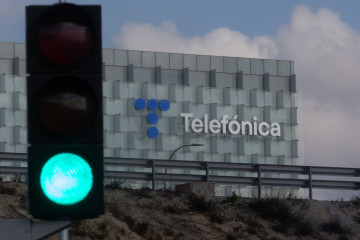 Archivo - Fachada de la sede de Telefónica, a 7 de noviembre de 2024, en Madrid (España).