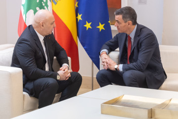 El presidente del Gobierno, Pedro Sánchez, recibe al presidente del Líbano, Joseph Aoun, en el Palacio de la Moncloa, a 2 de febrero de 2026